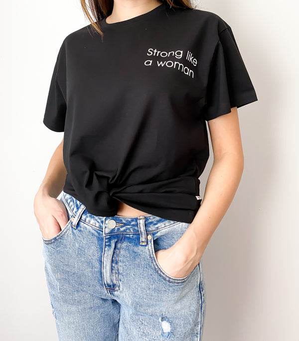 Unisex marškinėliai trumpomis rankovėmis „Strong like a woman“